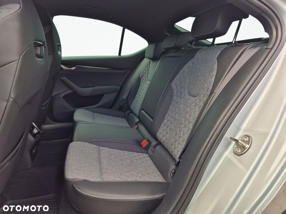 Skoda Octavia 2.0 TDI Sportline DSG - 13