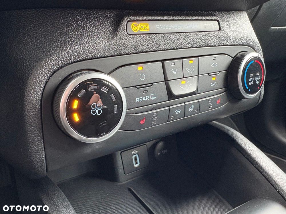 Ford Focus - 25