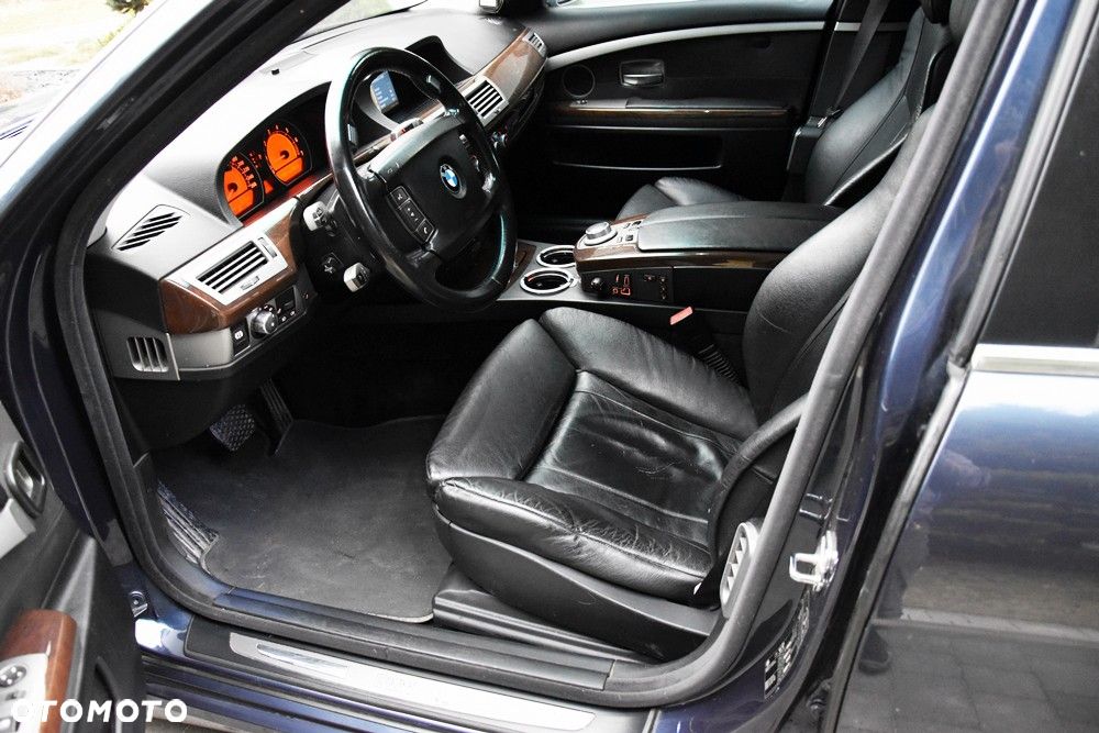 BMW Seria 7 740i - 7