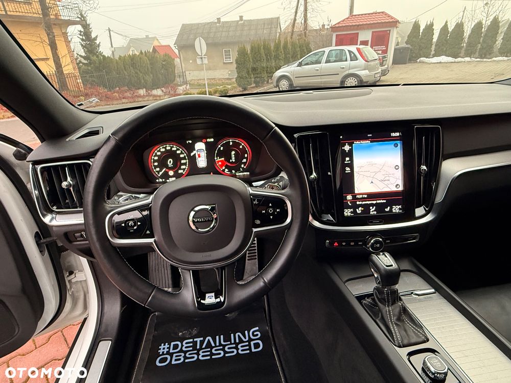 Volvo V60 D4 AWD R-Design - 26