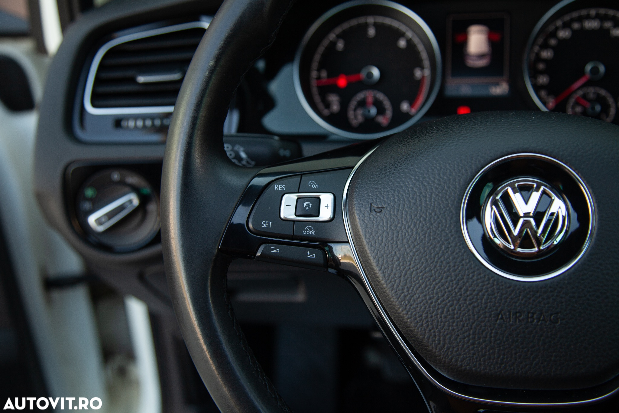 Volkswagen Golf 2.0 TDI (BlueMotion Technology) Highline - 30