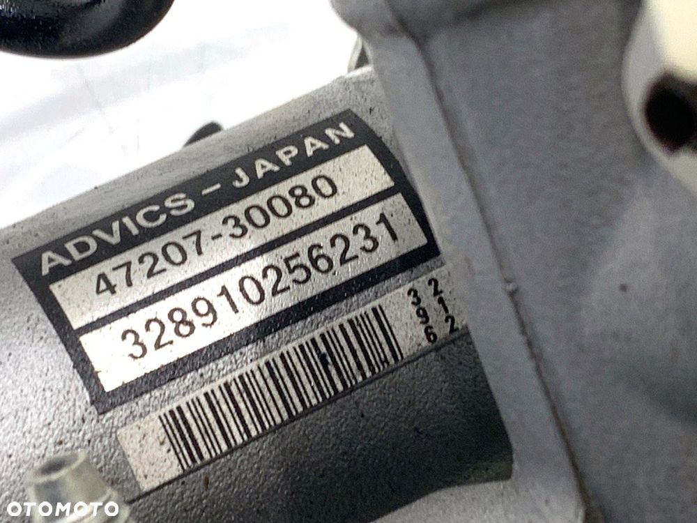 SERWO HAMULCOWE  LEXUS IS III (_E3_) 2013 - 2022 300h (AVE30_) 133 kW [181 KM] Hybryda silnik - 4