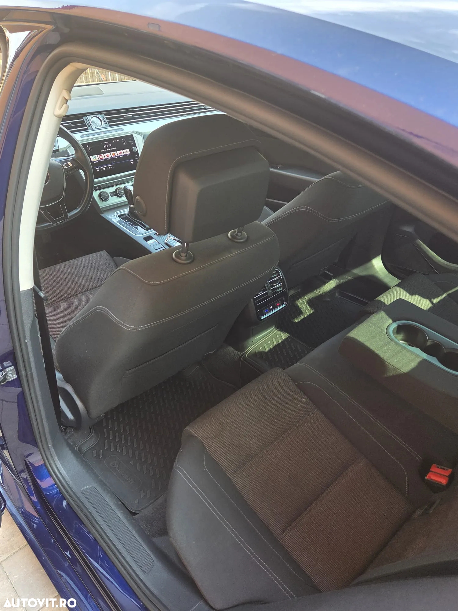 Volkswagen Passat 1.6 TDI DSG Comfortline - 2