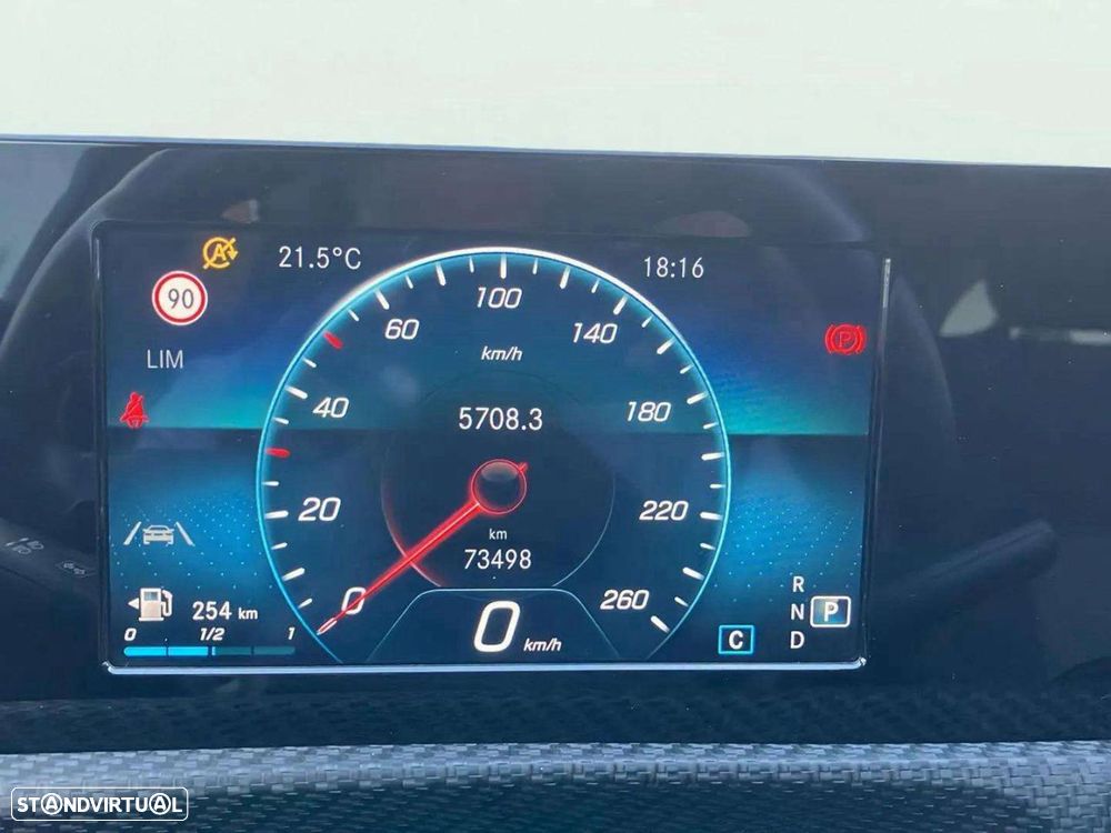 Mercedes-Benz CLA 200 - 13