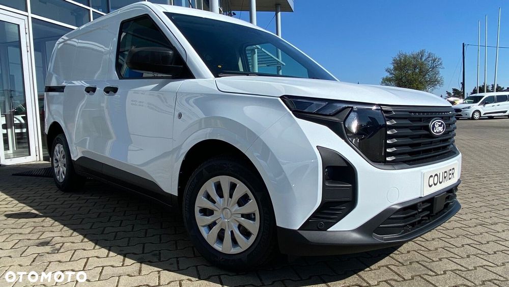 Ford Transit Courier - 10