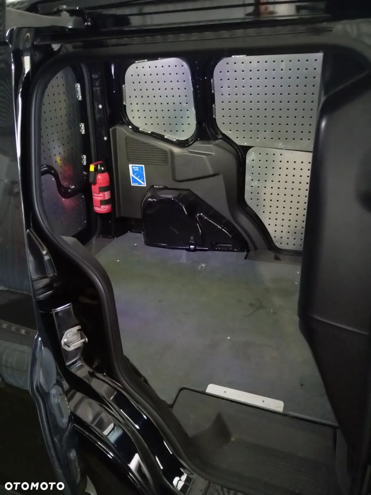 Ford Transit Courier - 7