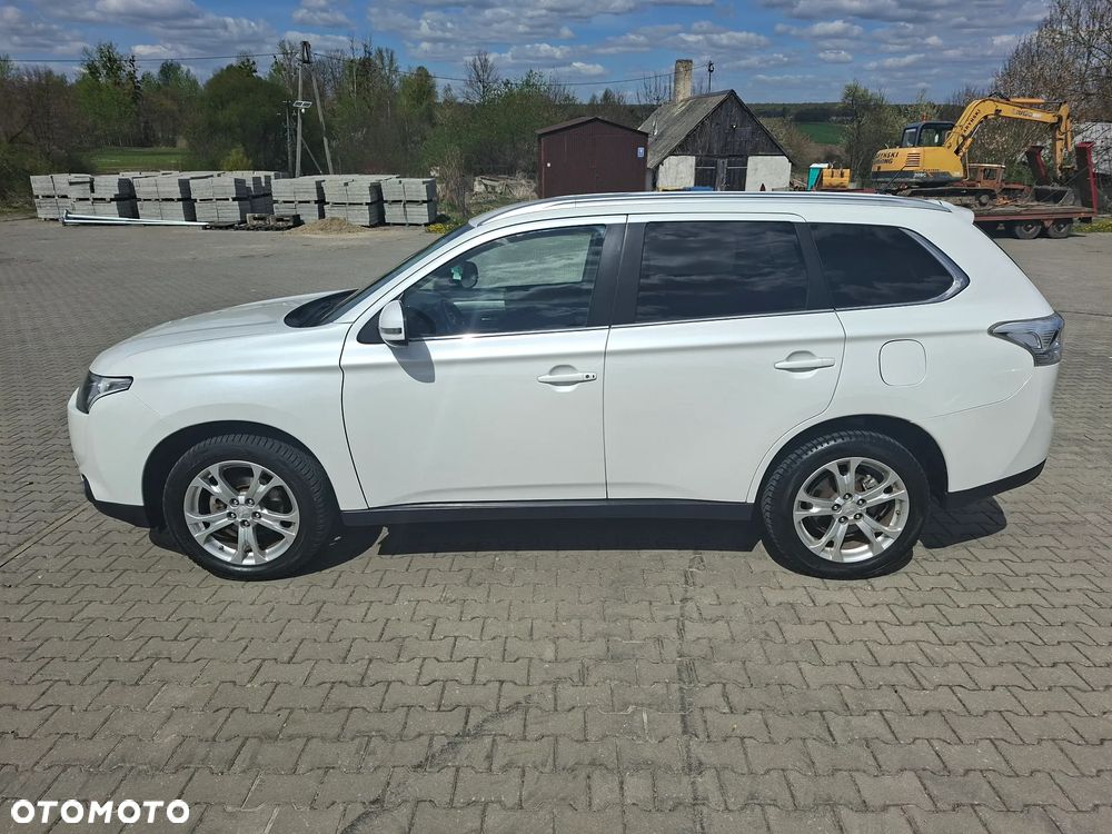 Mitsubishi Outlander 2.2 DID Intense - 3