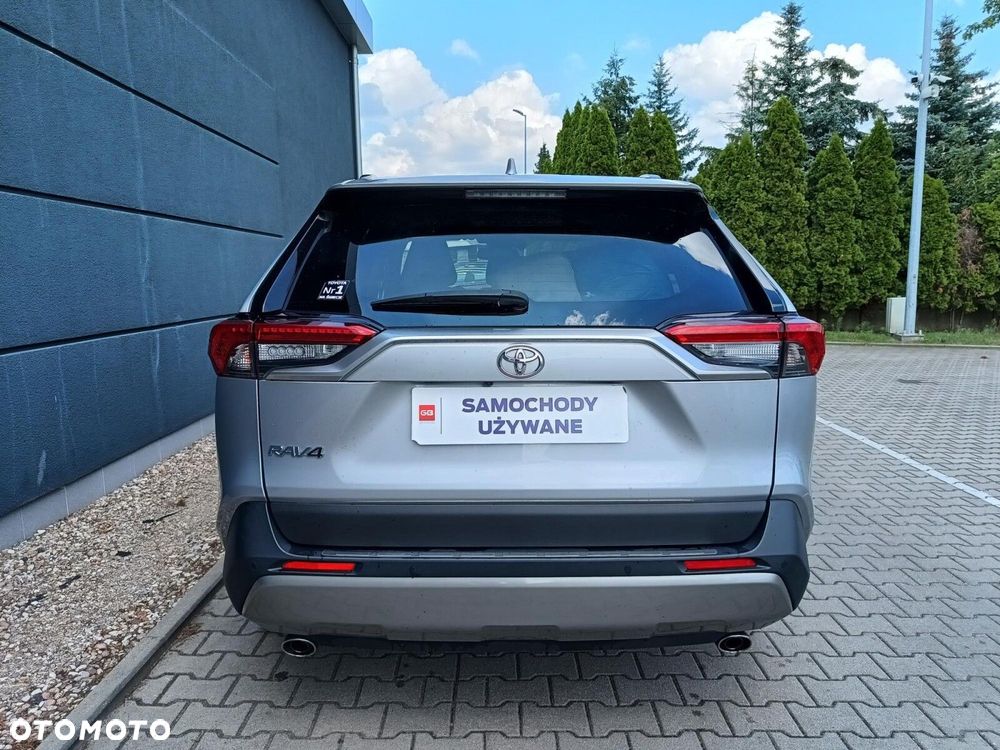 Toyota RAV4 - 8