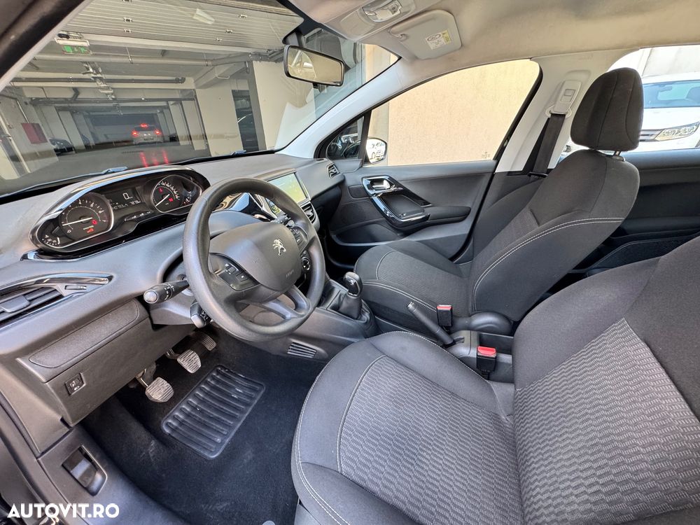 Peugeot 208 82 PureTech Style - 9
