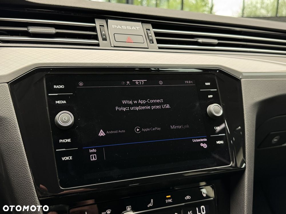 Volkswagen Passat - 30