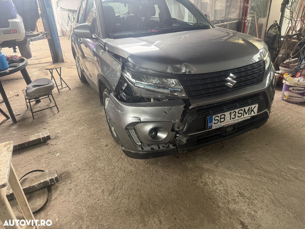 Suzuki Vitara 1.4 Boosterjet MHEV Spirit - 1