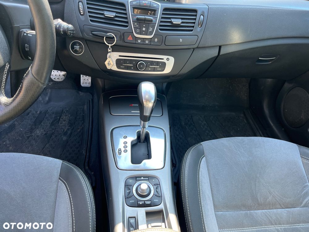 Renault Laguna 2.0 dCi Initiale - 10