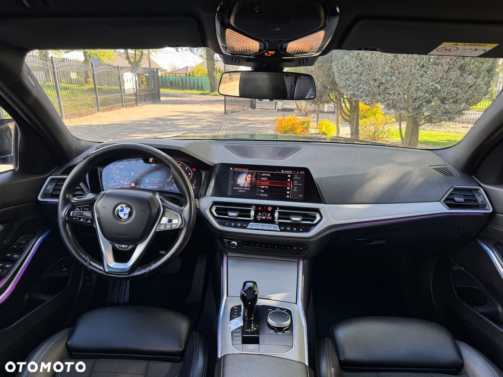BMW Seria 3 330d xDrive M Sport - 18