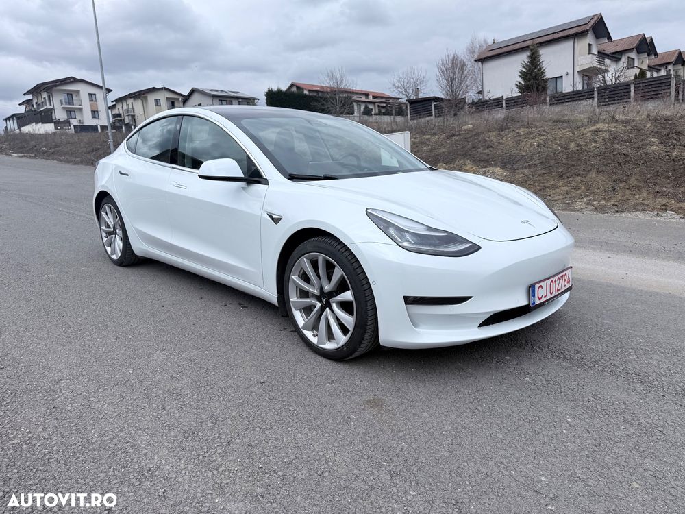 Tesla Model 3 Langstreckenbatterie Allradantrieb Dual Motor - 5