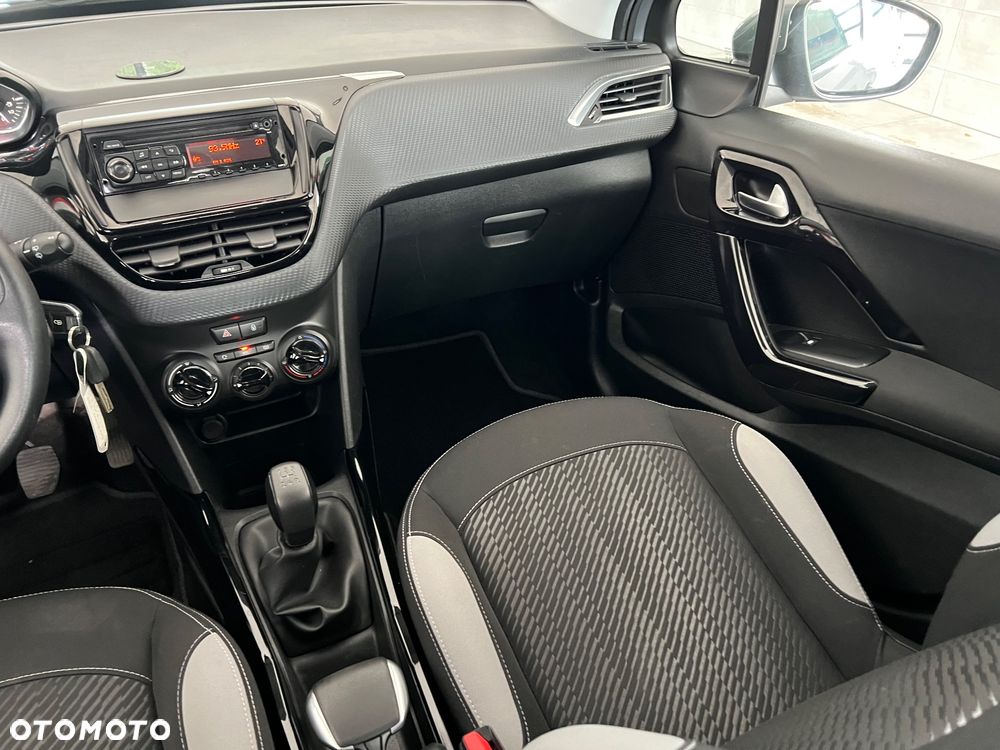 Peugeot 2008 1.2 Pure Tech Style - 19