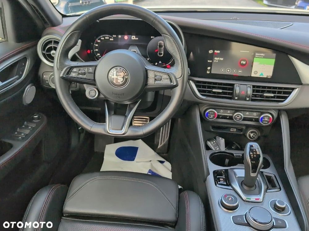 Alfa Romeo Giulia 2.0 Turbo 16V AT8-Q4 Ti - 11