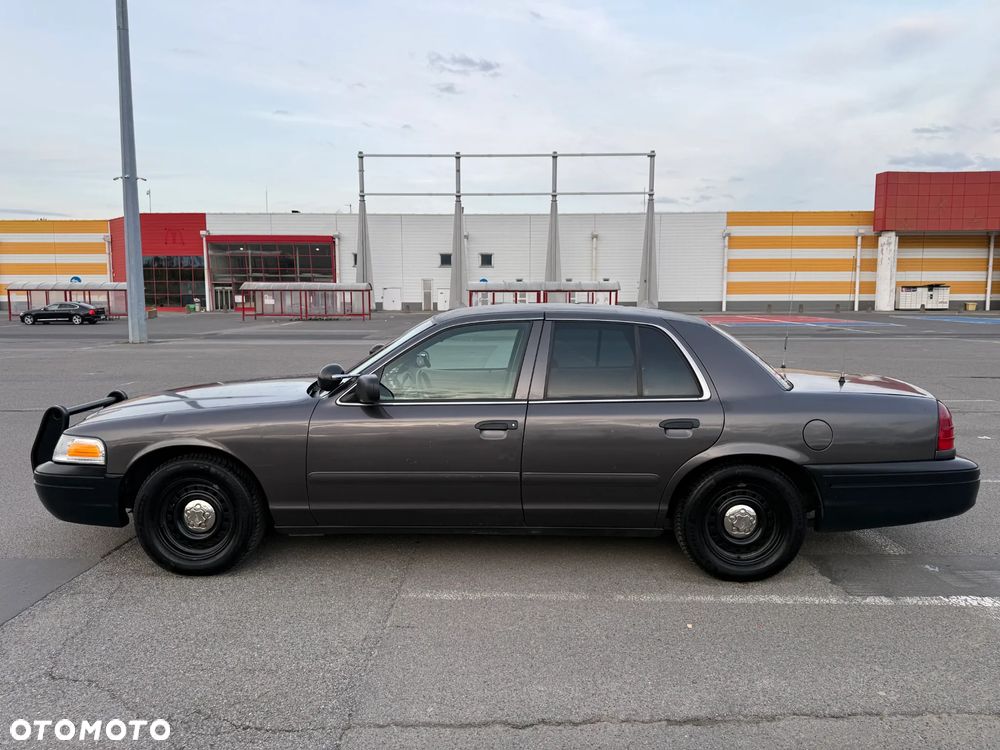 Ford Crown - 5