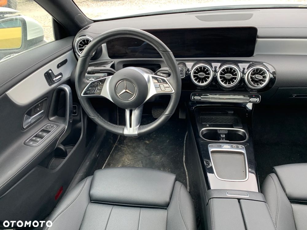 Mercedes-Benz CLA 250 4-Matic 7G-DCT - 14