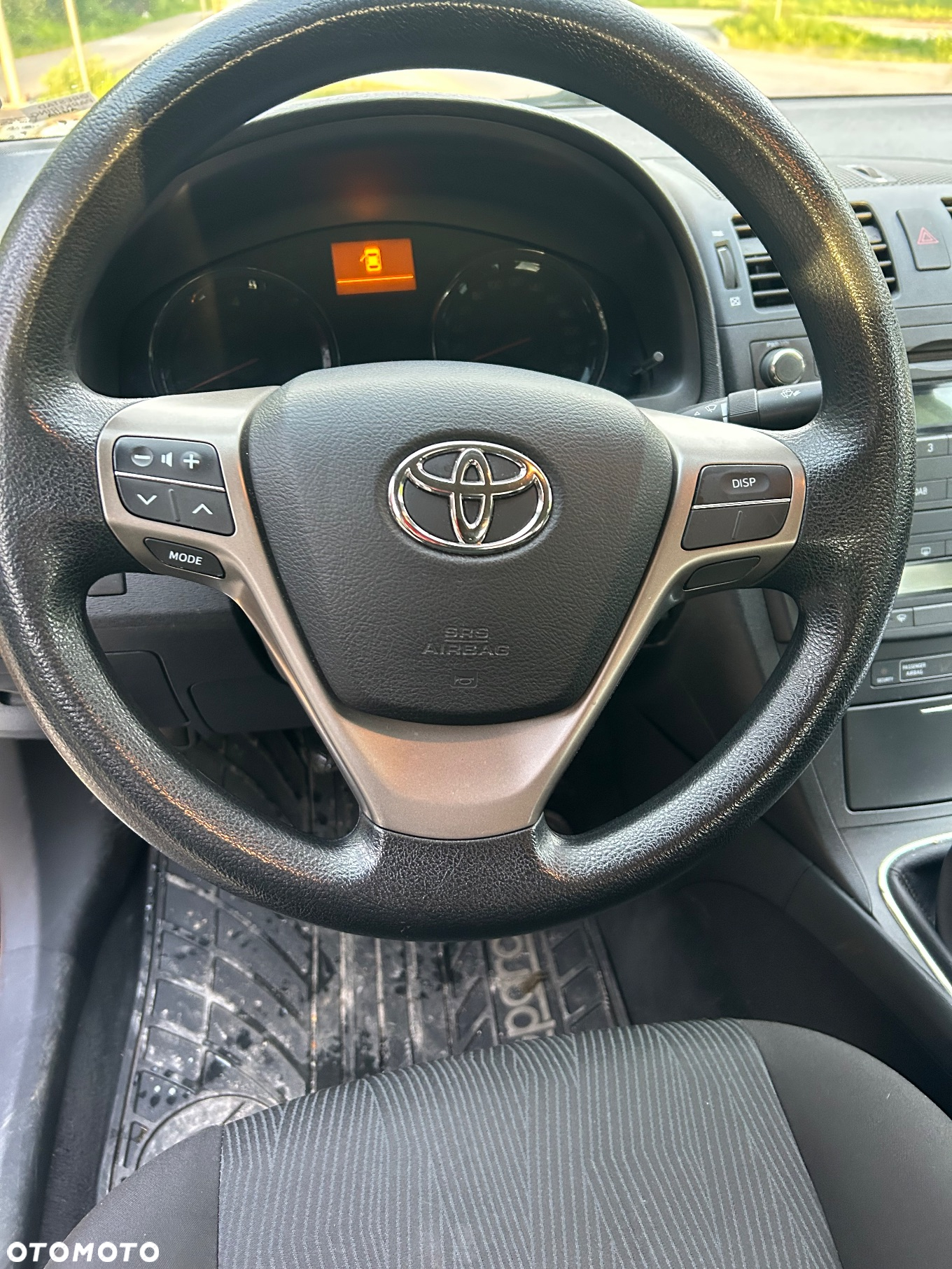 Toyota Avensis 1.6 Active - 21