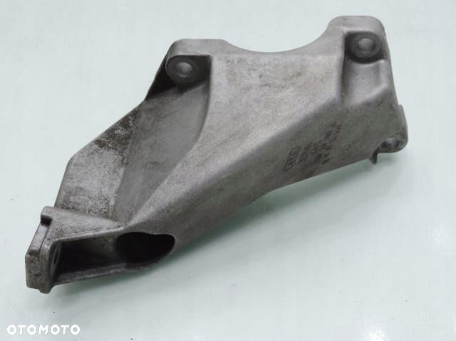 ŁAPA SILNIKA LEWA AUDI A4 B6 1.6 8V - 7