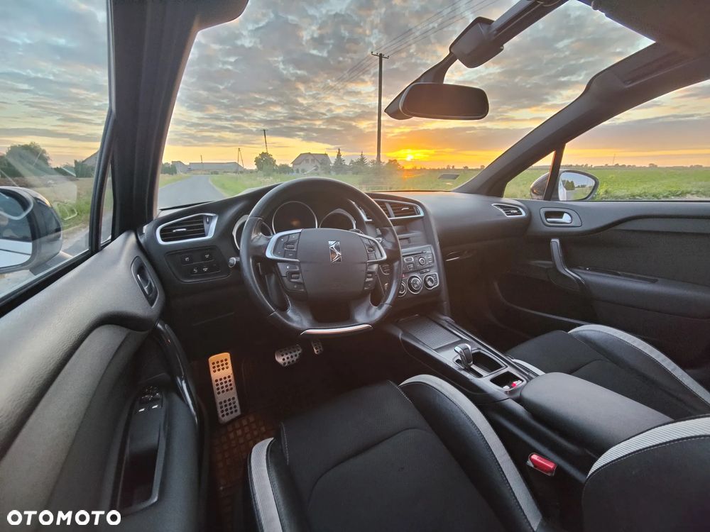 Citroën DS4 1.6 e-HDi SoChic MCP - 13