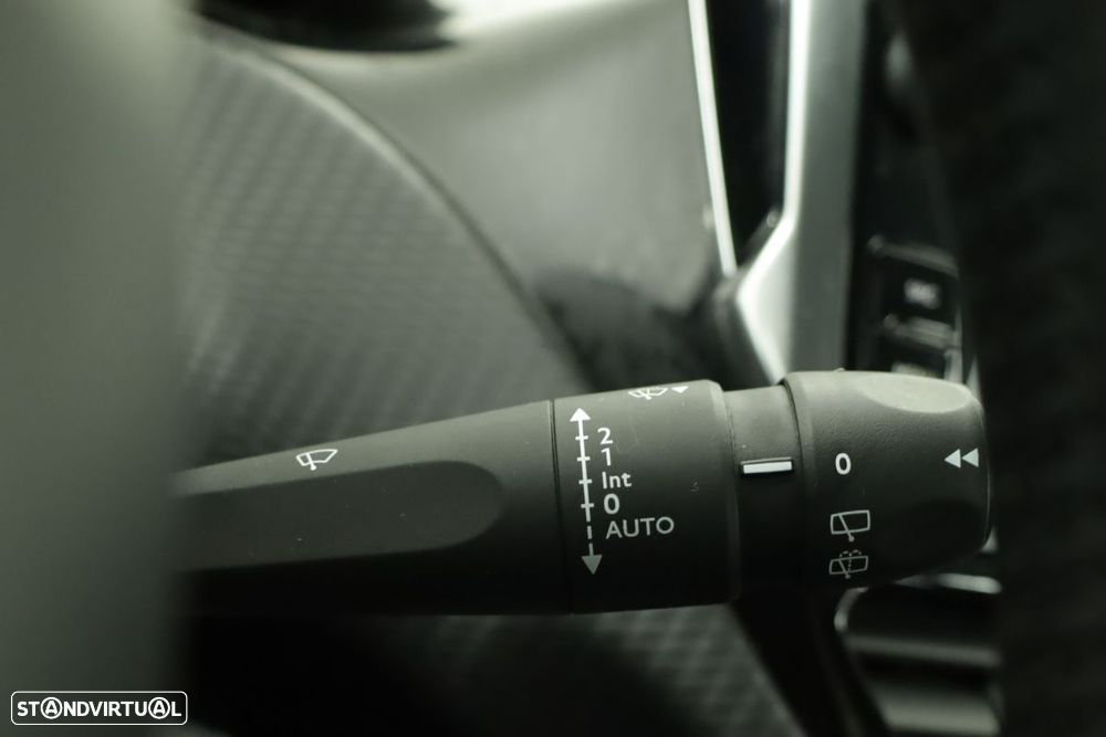 Peugeot 2008 1.2 PureTech Signature - 19