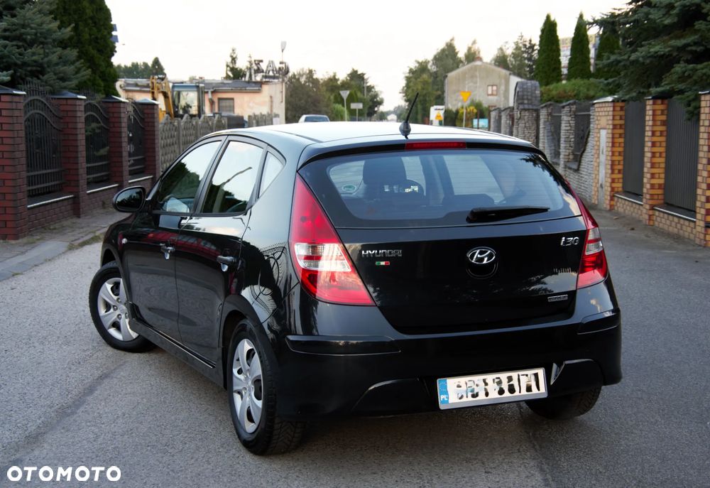 Hyundai i30 1.6 CRDi Comfort EU5 - 3