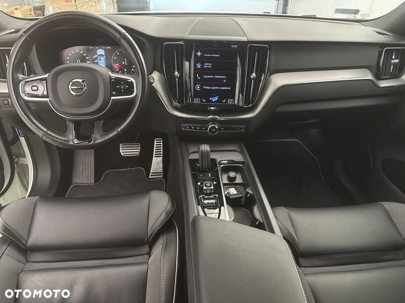 Volvo XC 60 B4 B R-Design - 20