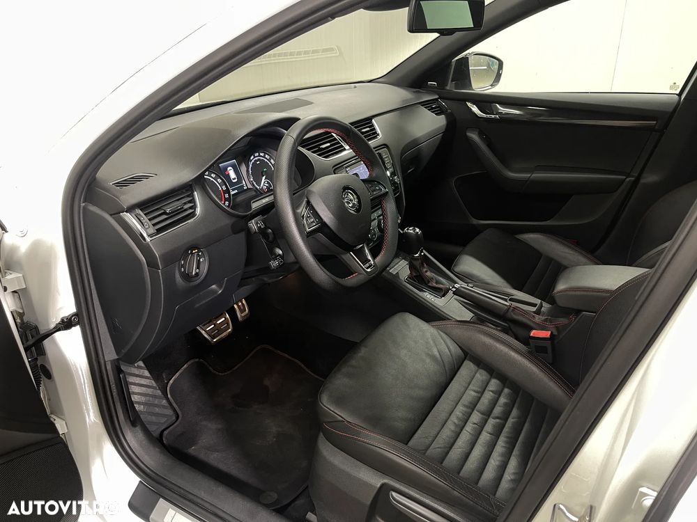 Skoda Octavia 2.0 TDI DSG RS - 6