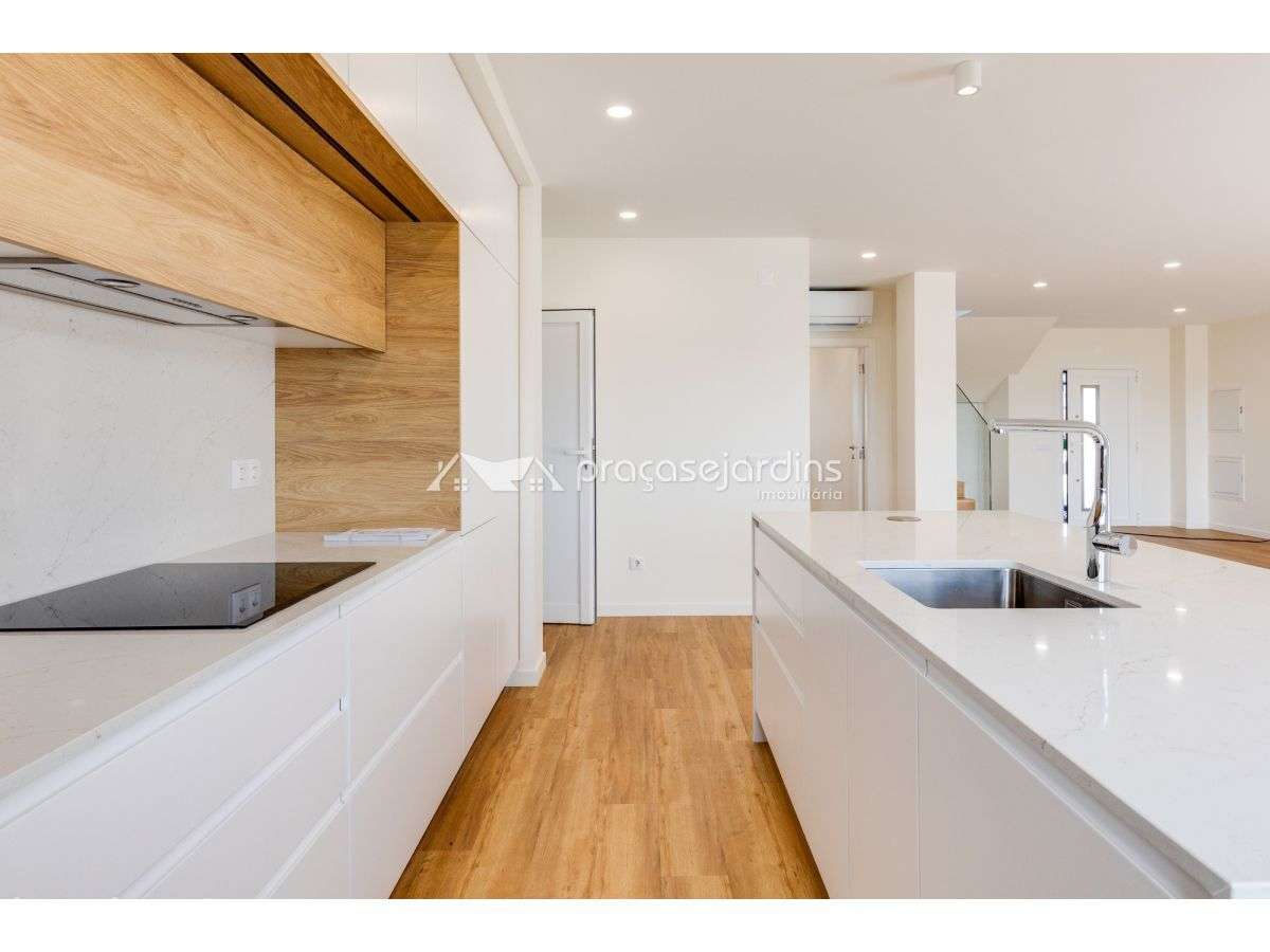 Moradia T4+1 de Arquitetura Moderna em Leiria – Conforto, Elegância... - Grande imagem: 5/37