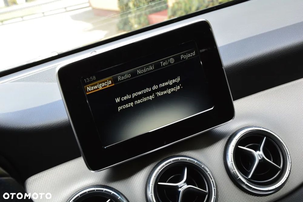 Mercedes-Benz CLA 200 Urban - 14