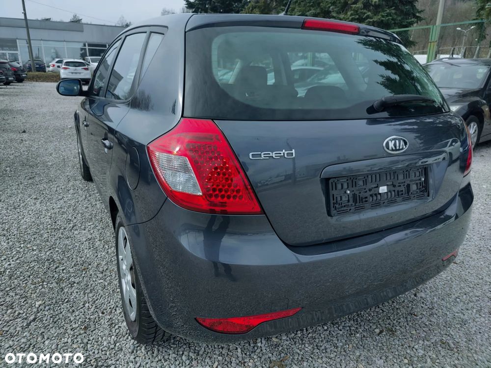 Kia Ceed - 18