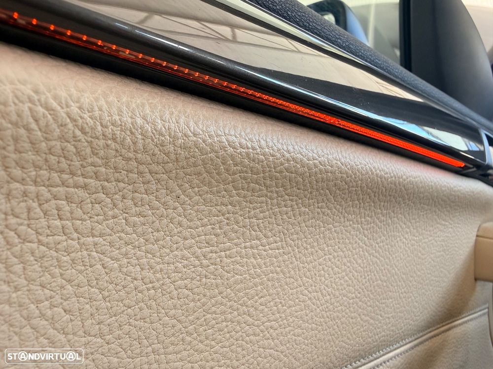 BMW X1 16 d sDrive Line xLine - 38