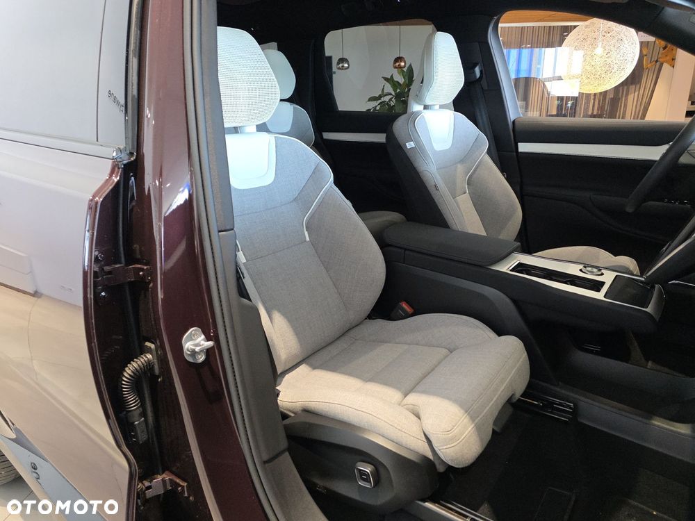 Volvo EX90 - 17