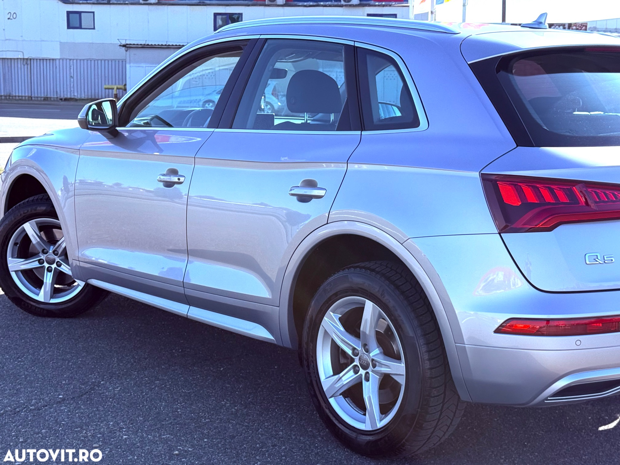 Audi Q5 2.0 40 TDI quattro S tronic Sport - 8