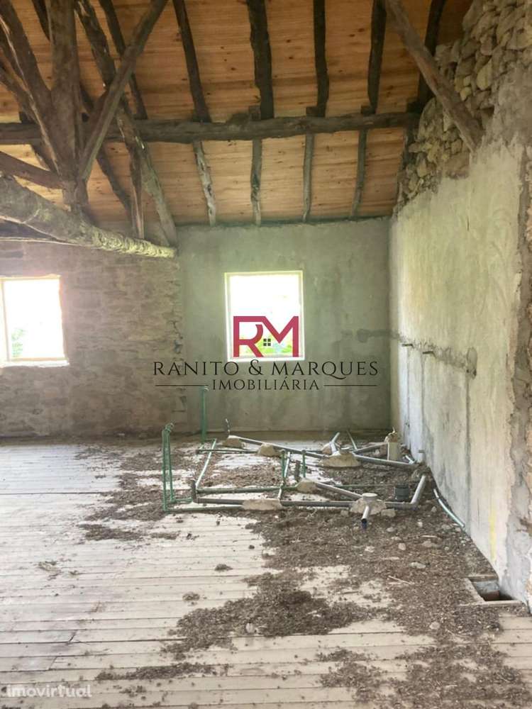 MORADIA EM PEDRA PARA REABILITAR EM MIRANDA DO DOURO, DISTRITO DE B... - Grande imagem: 2/9