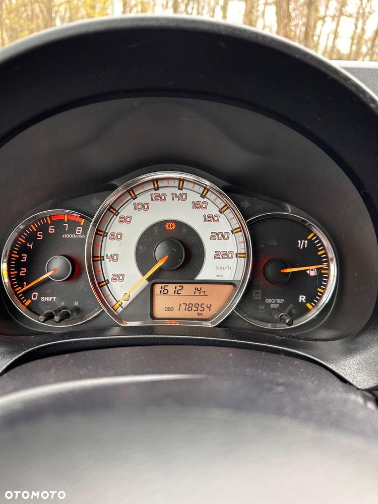 Toyota Yaris 1.33 VVT-i - 6