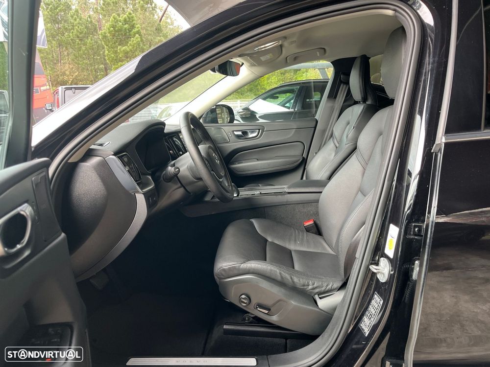 Volvo XC 60 2.0 B4 R-Design Geartronic - 18