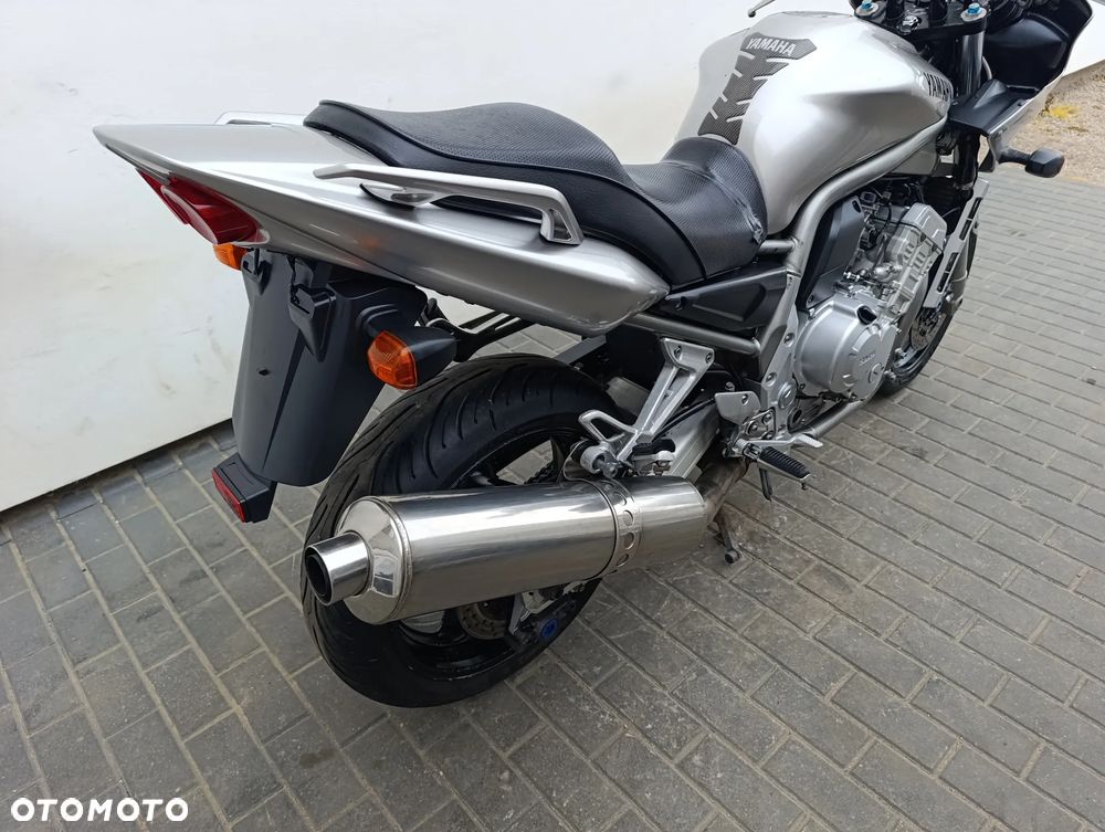 Yamaha FZS - 21