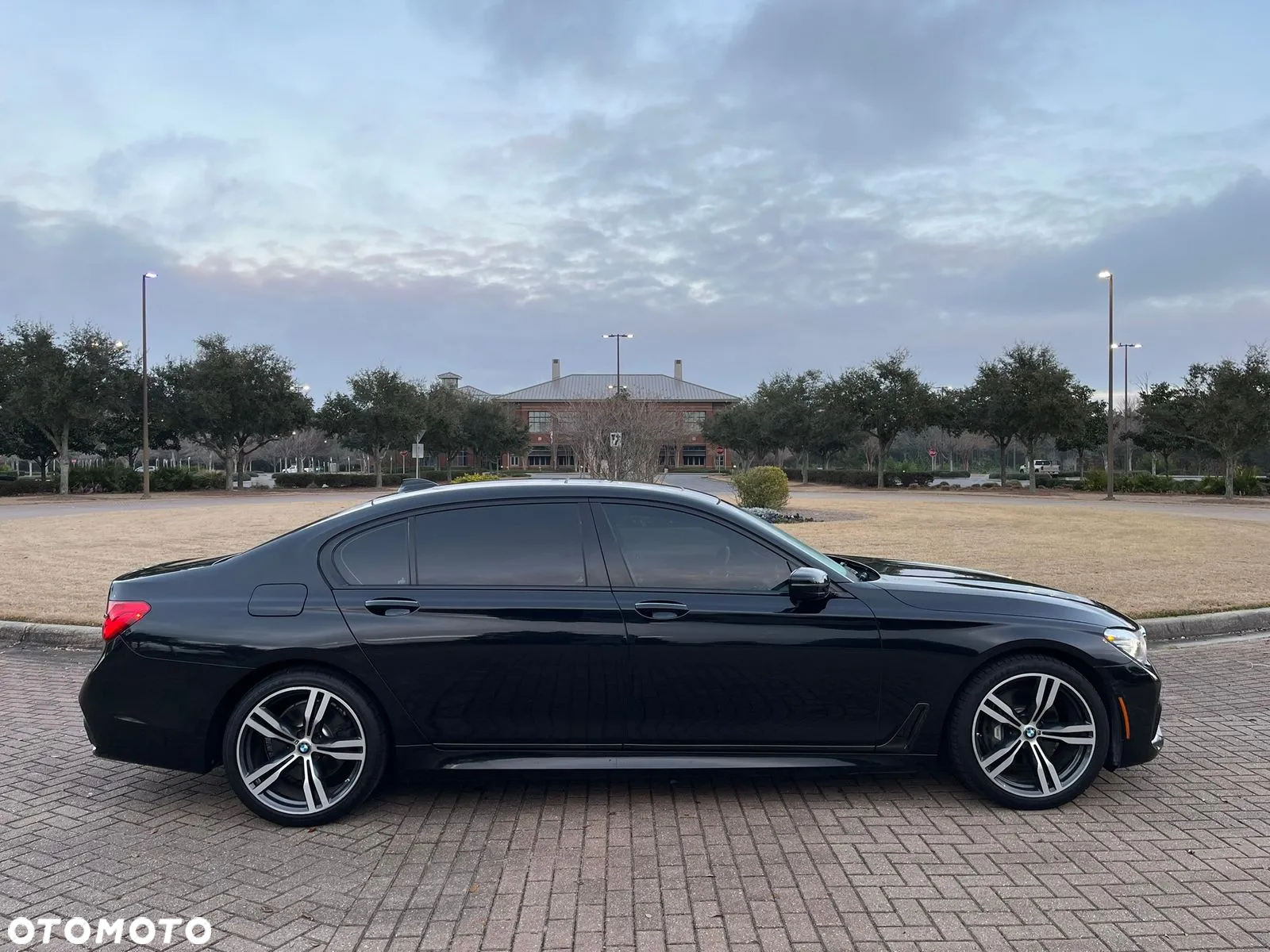 BMW Seria 7 740Li - 3
