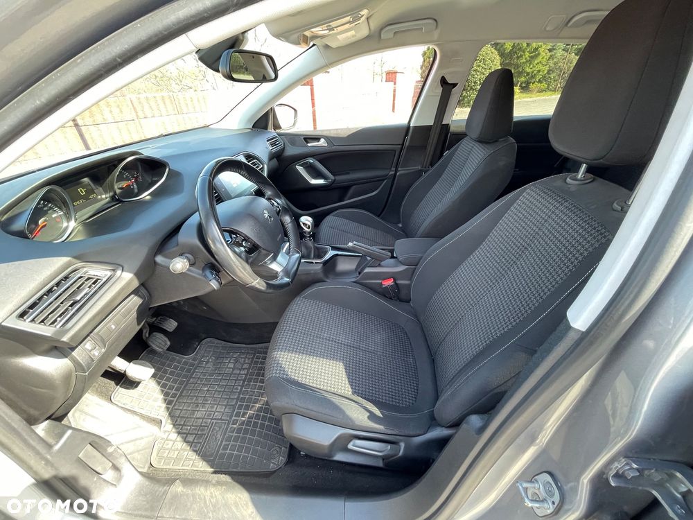 Peugeot 308 1.2 PureTech GPF Allure S&S - 18
