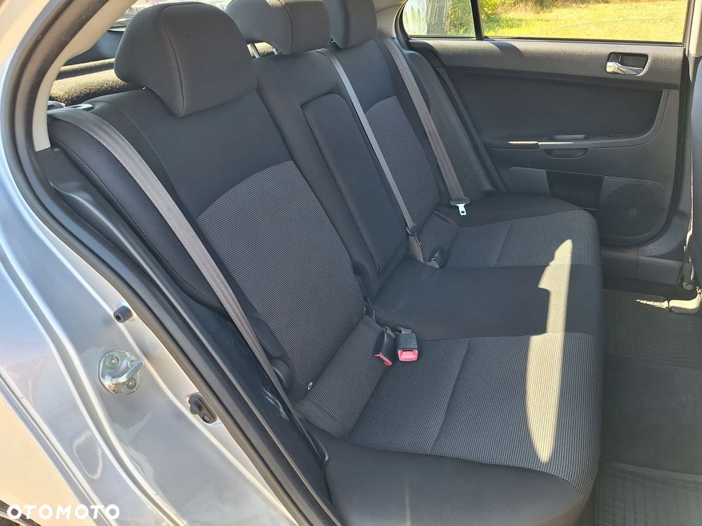 Mitsubishi Lancer 1.8 Intense - 25