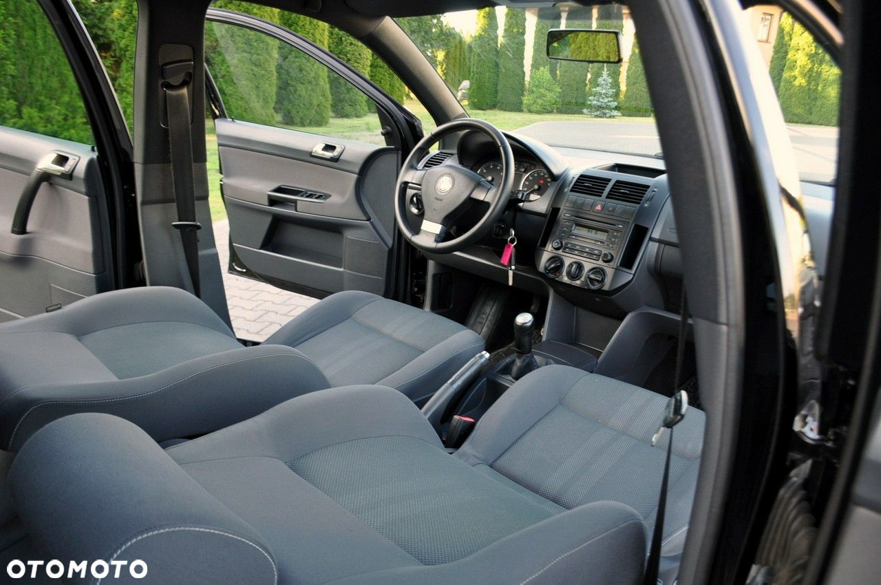 Volkswagen Polo - 24