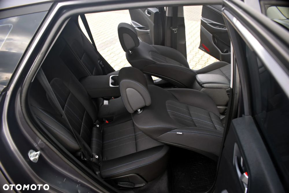 Hyundai Tucson 2.0 CRDI 4WD Automatik Premium - 35