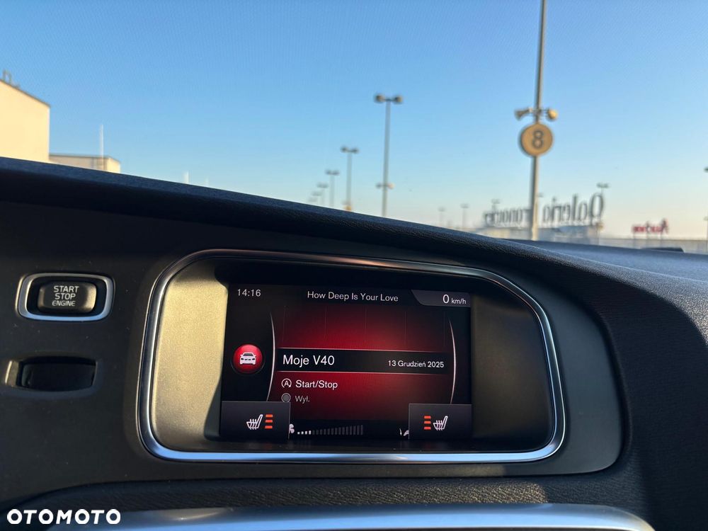 Volvo V40 T3 Drive-E Momentum - 24