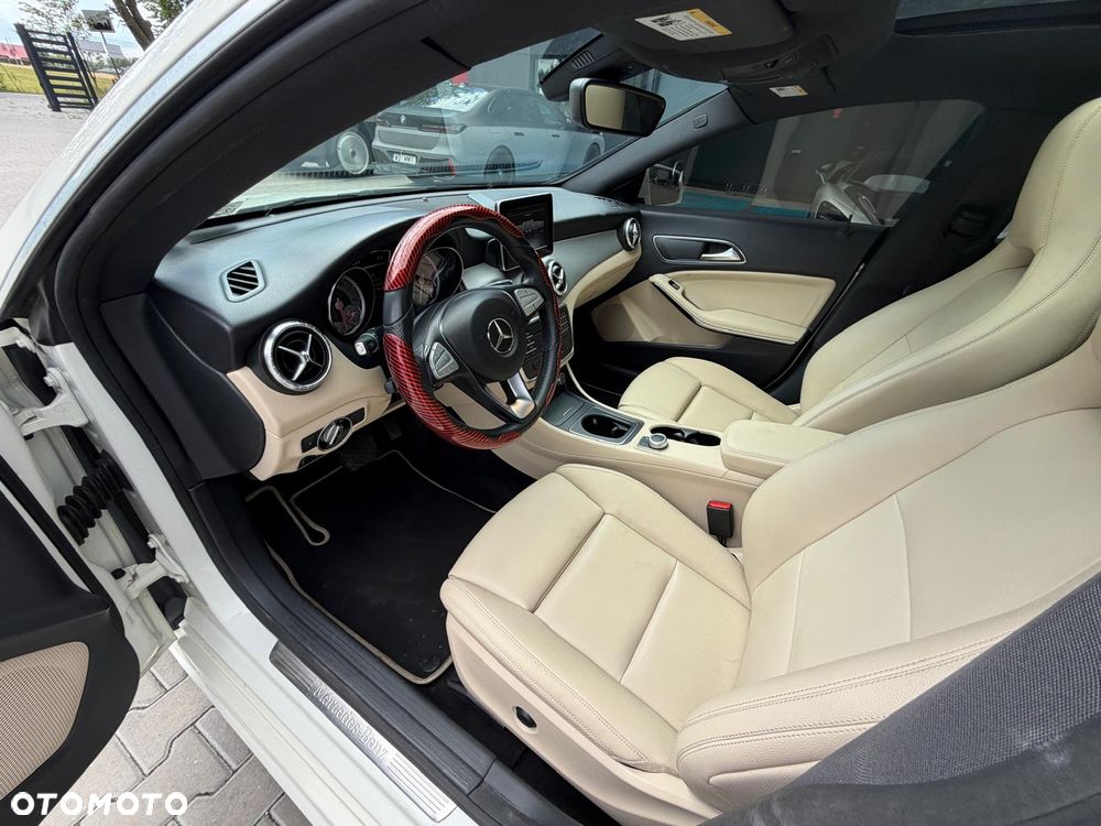 Mercedes-Benz CLA 250 7G-DCT AMG Line - 15
