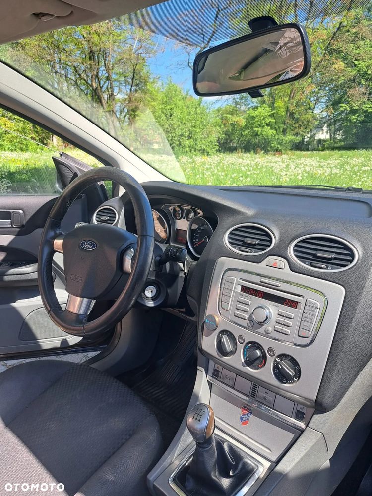 Ford Focus 1.6 16V Trend - 15