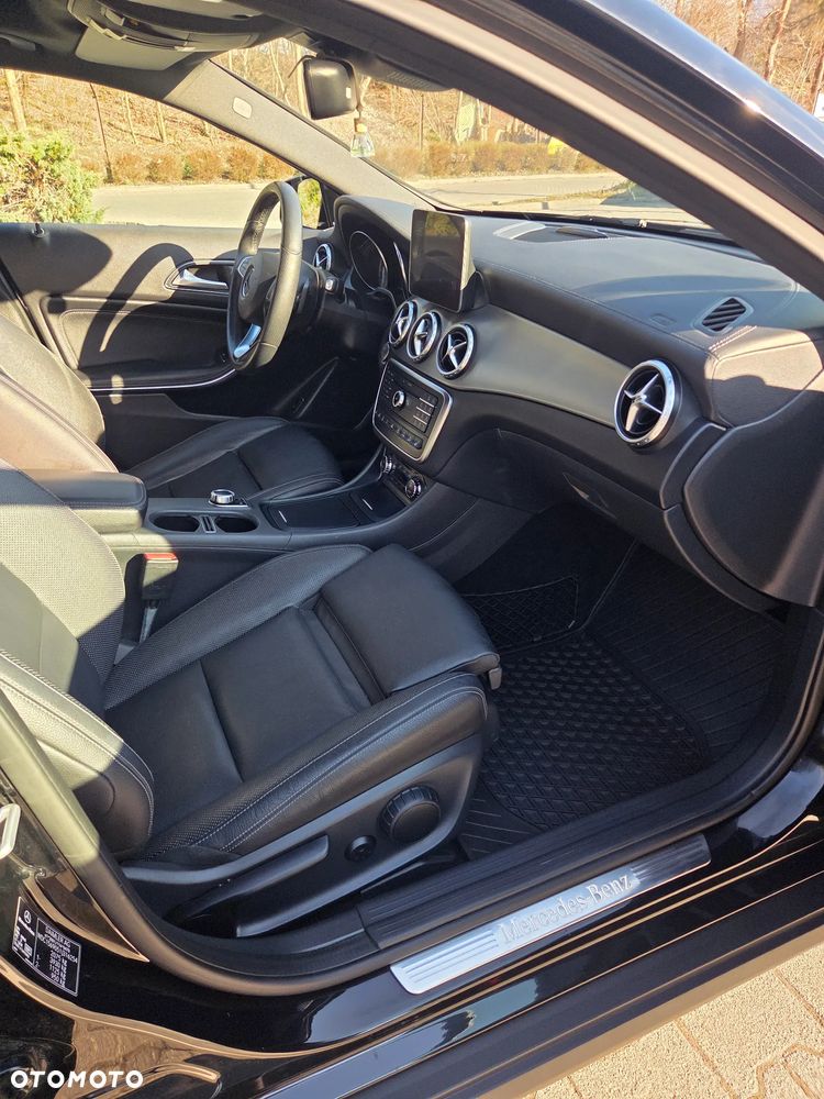 Mercedes-Benz GLA 220 d 4Matic 7G-DCT Style - 8