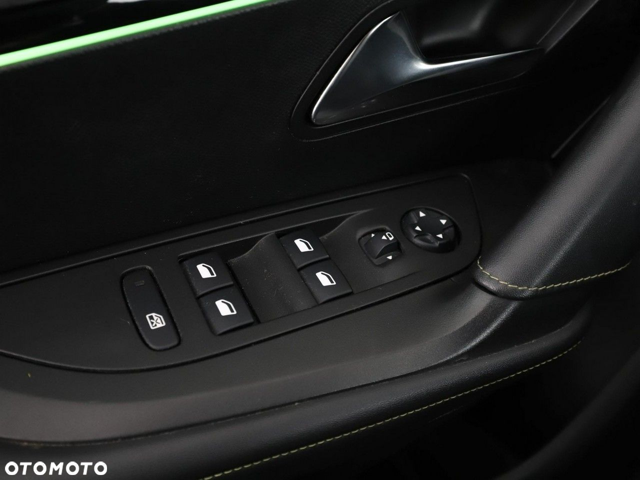 Peugeot 2008 PureTech 130 EAT8 Allure - 35