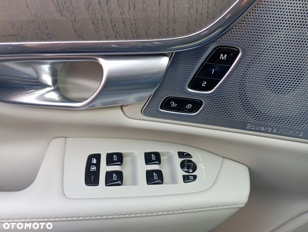 Volvo S90 B5 D AWD Momentum Pro - 33